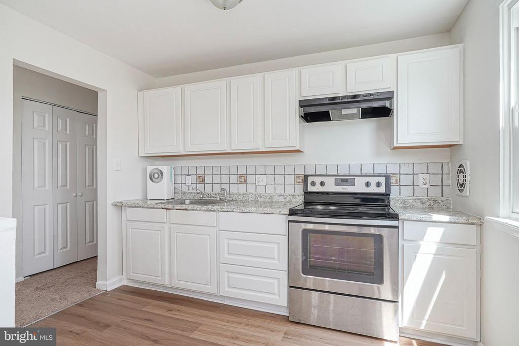 2410 SHELLEY LANE