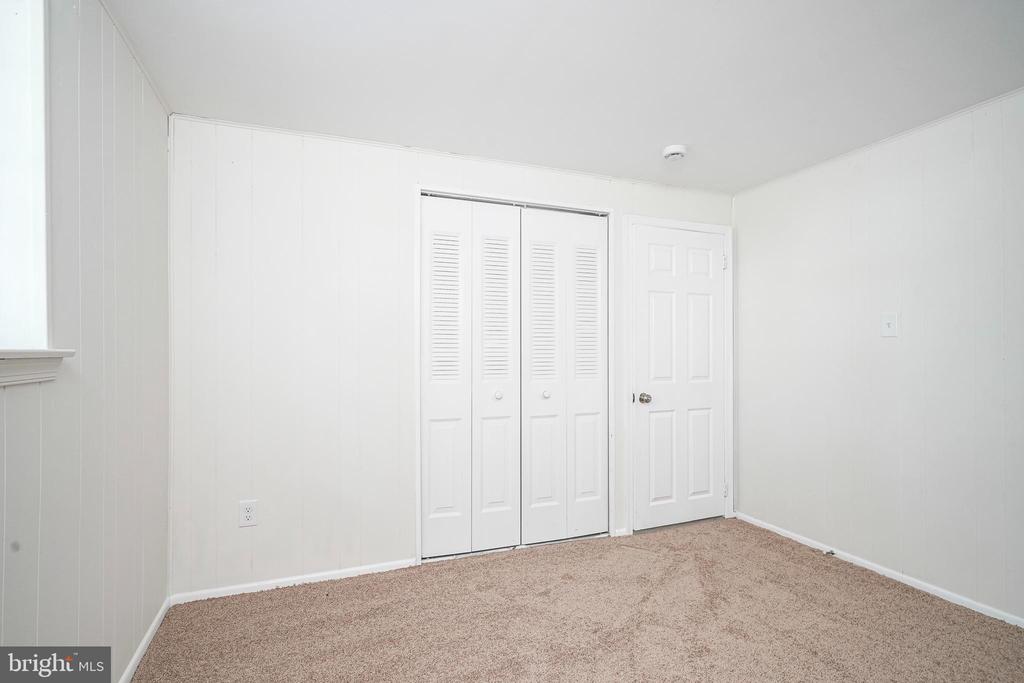 2410 SHELLEY LANE