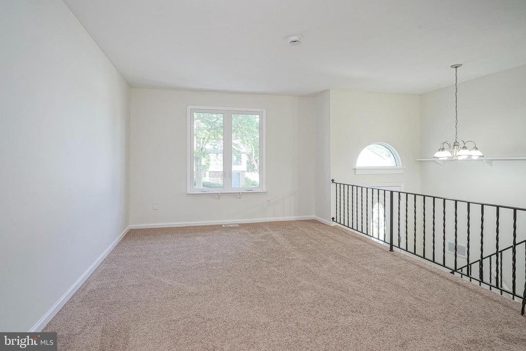 2410 SHELLEY LANE