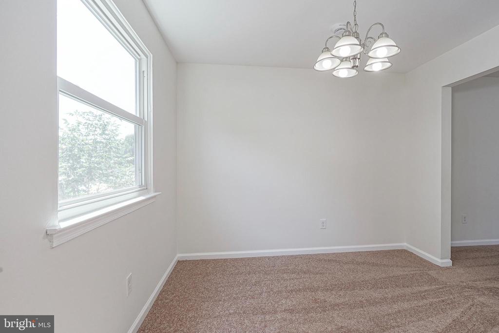 2410 SHELLEY LANE