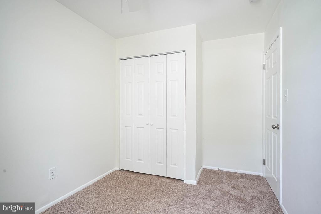 2410 SHELLEY LANE