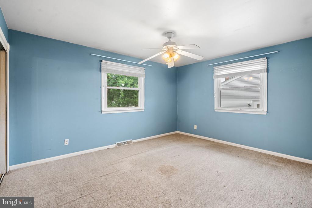 34 KENWOOD DRIVE