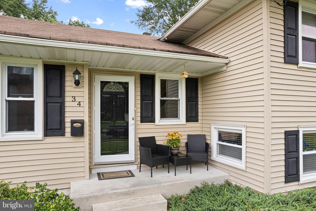34 KENWOOD DRIVE