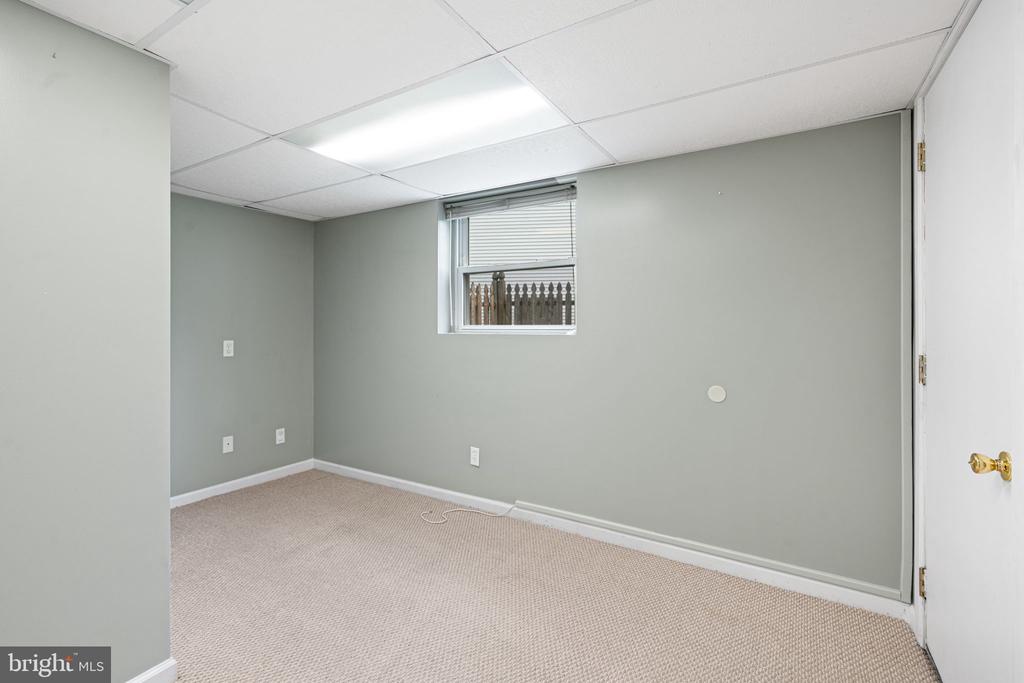 34 KENWOOD DRIVE