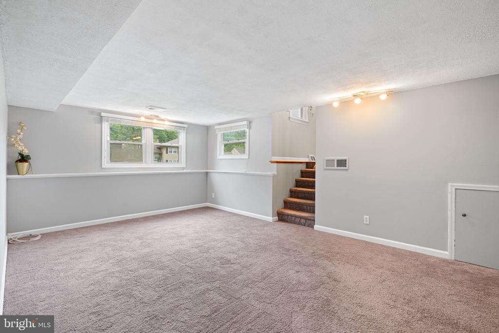 34 KENWOOD DRIVE
