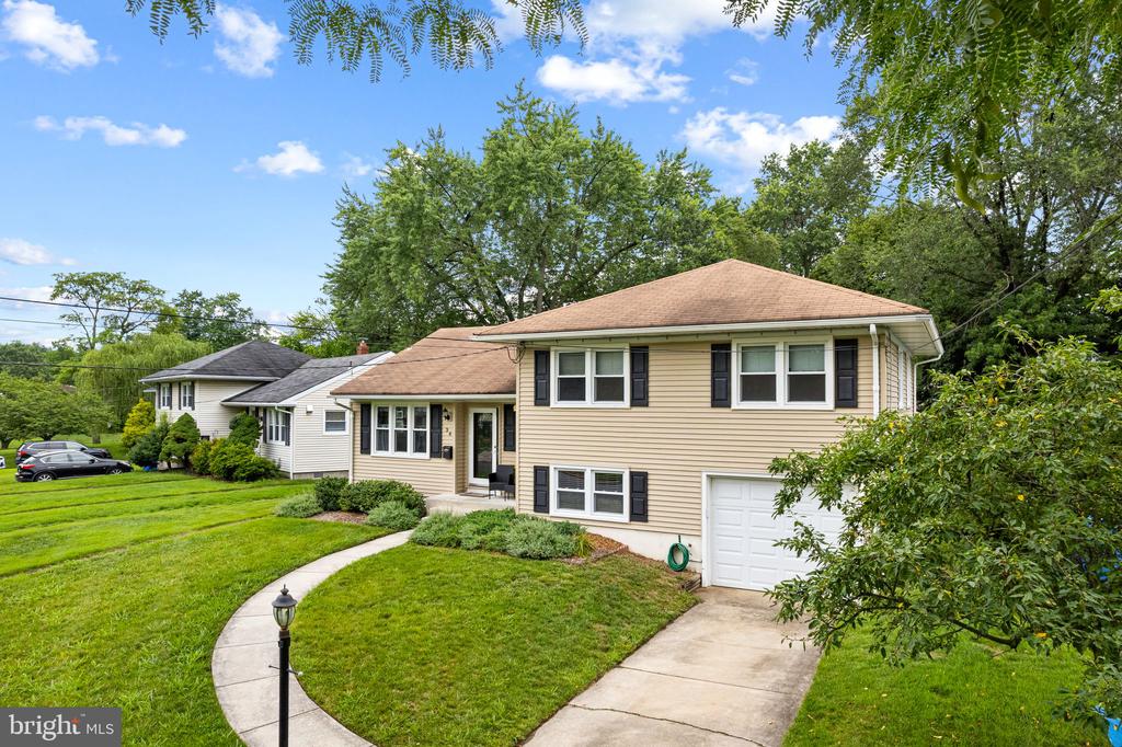 34 KENWOOD DRIVE