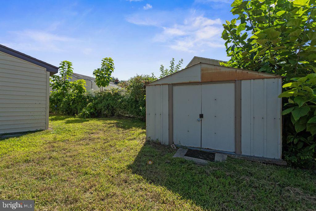 435 Flanders Rd