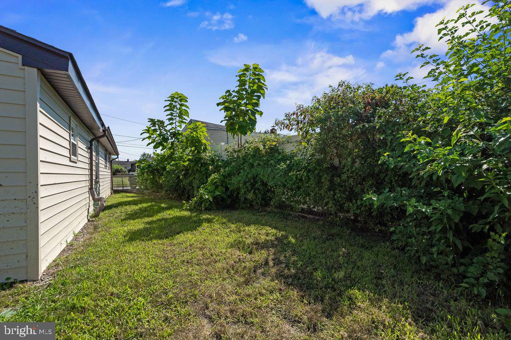 435 Flanders Rd