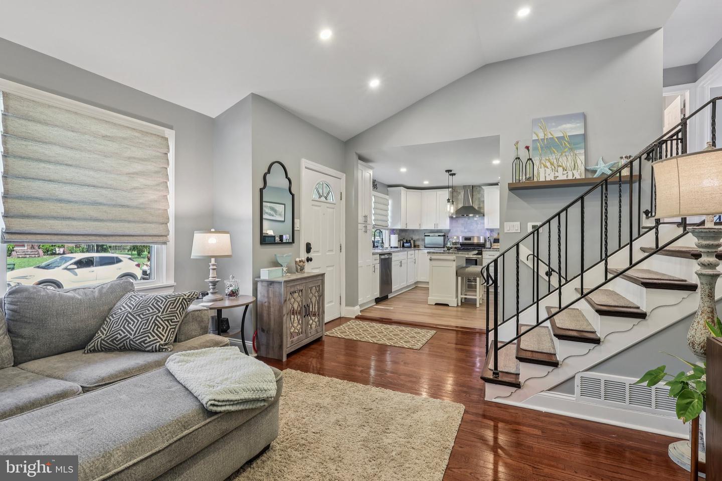 307 Palmwood Ave