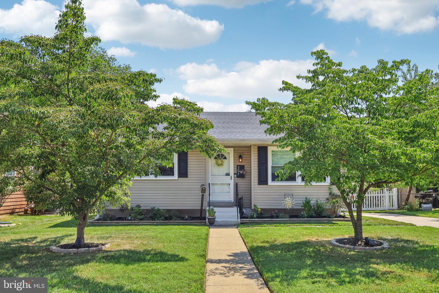 307 Palmwood Ave