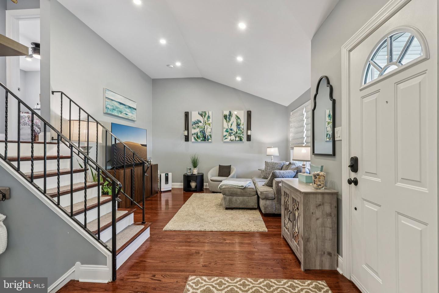307 Palmwood Ave