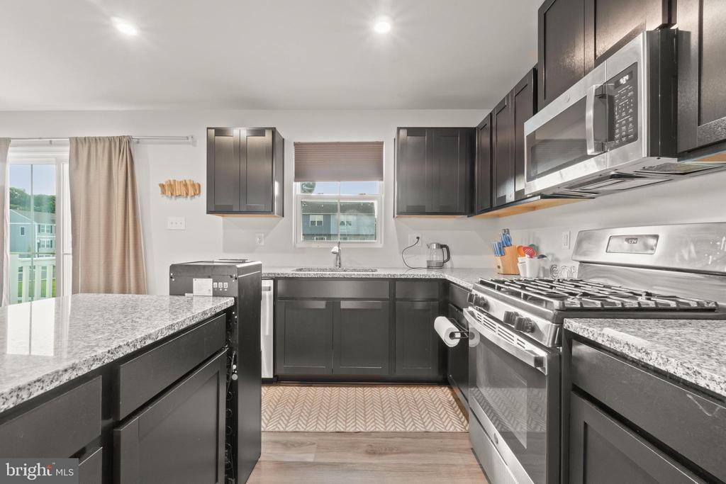 25 MULBERRY LANE