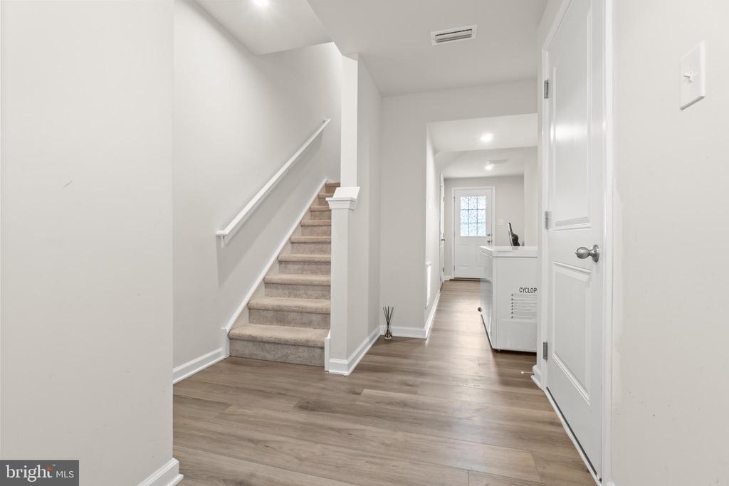 25 MULBERRY LANE