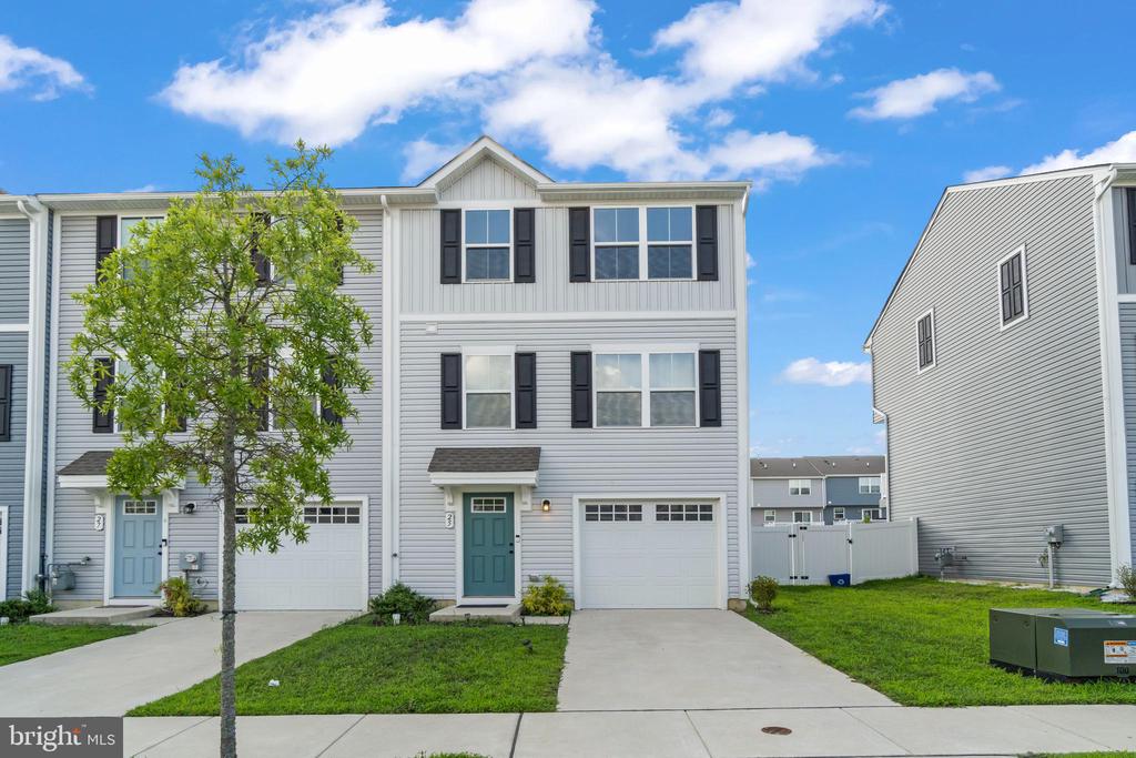 25 MULBERRY LANE