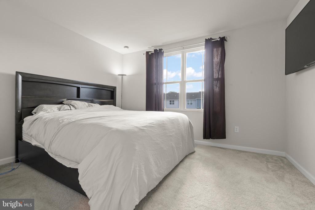 25 MULBERRY LANE