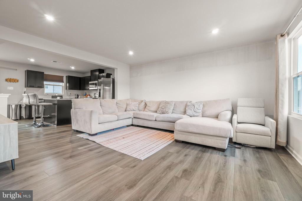 25 MULBERRY LANE