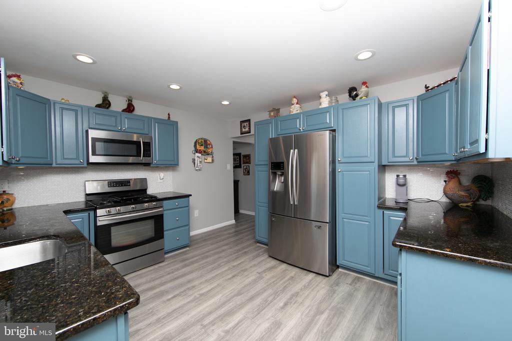 709 SHEPPARD AVENUE