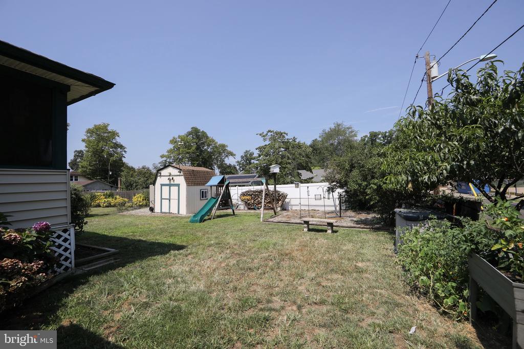709 SHEPPARD AVENUE