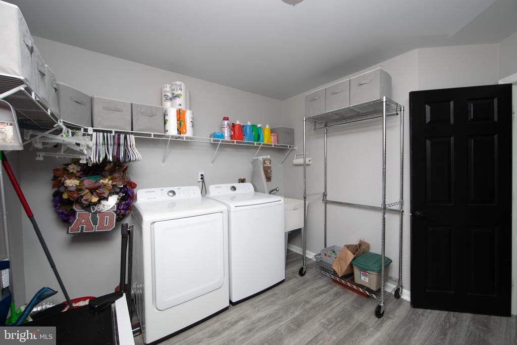 709 SHEPPARD AVENUE