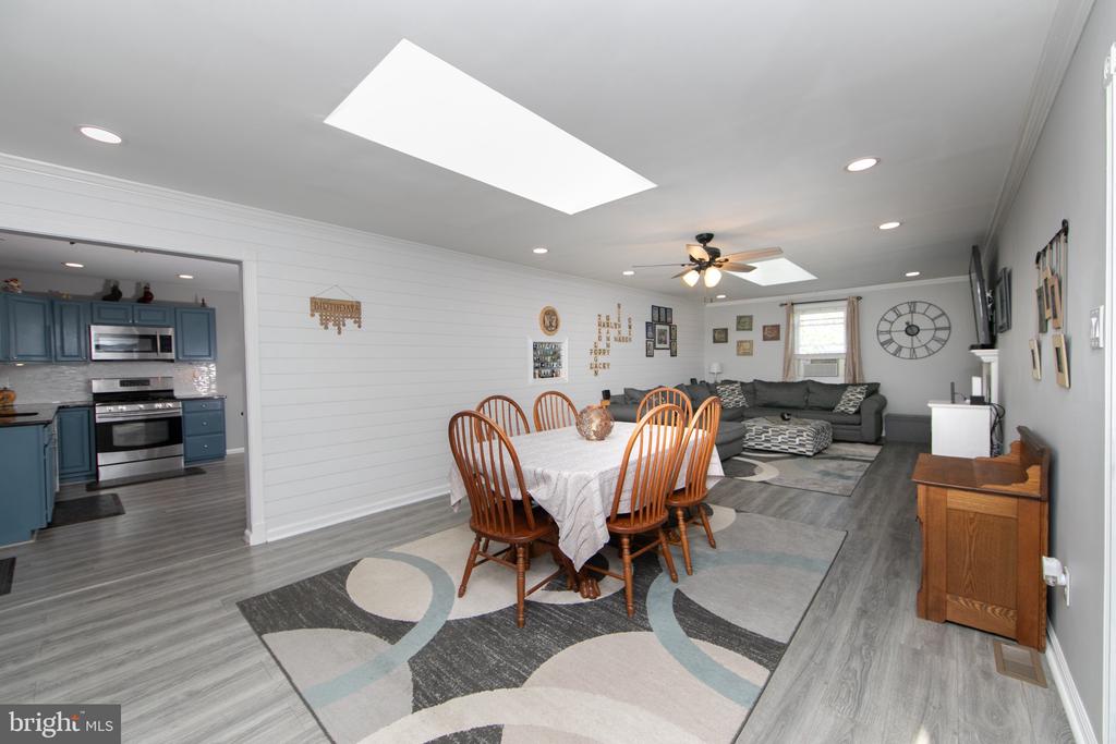 709 SHEPPARD AVENUE