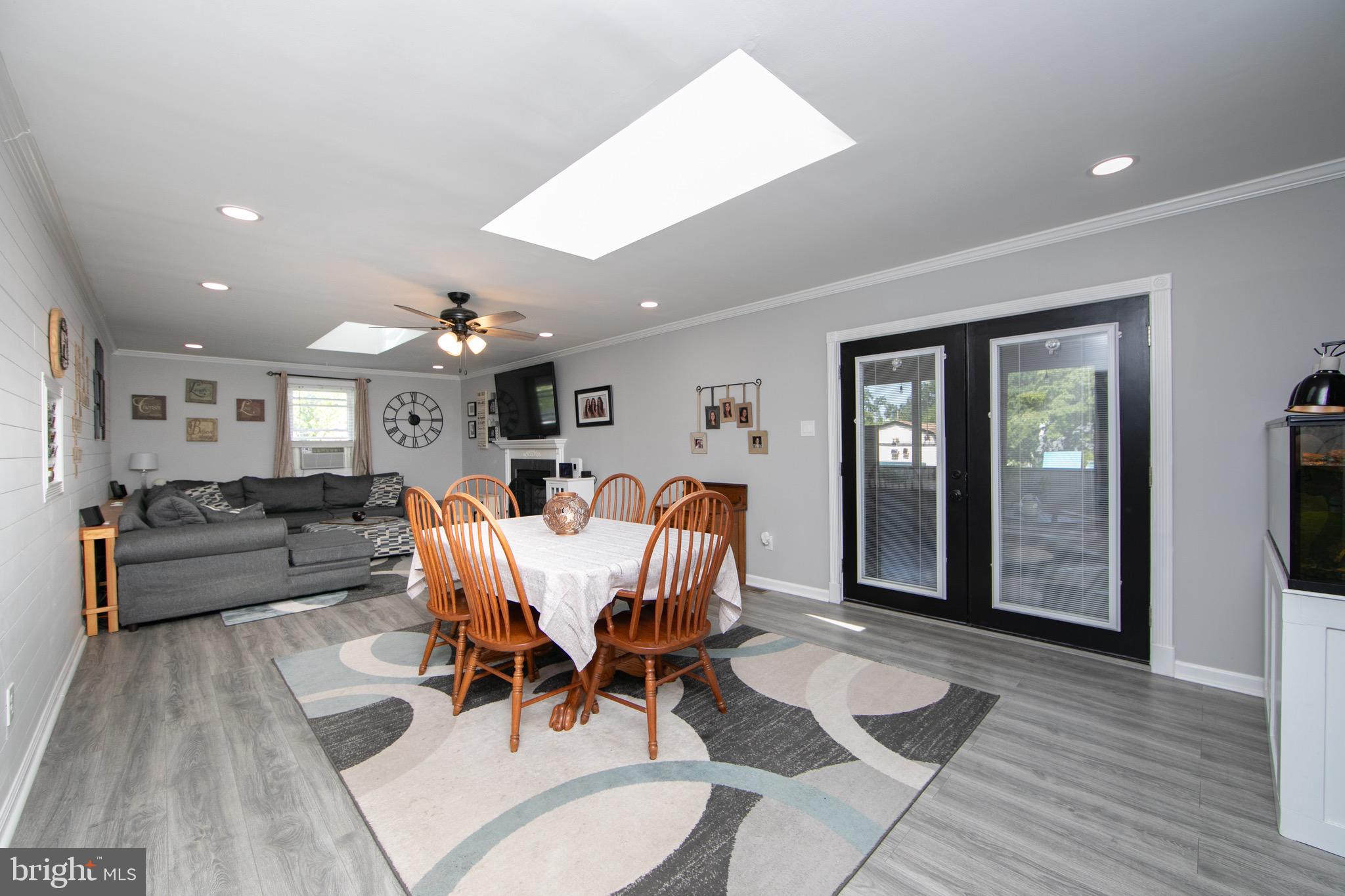 709 SHEPPARD AVENUE