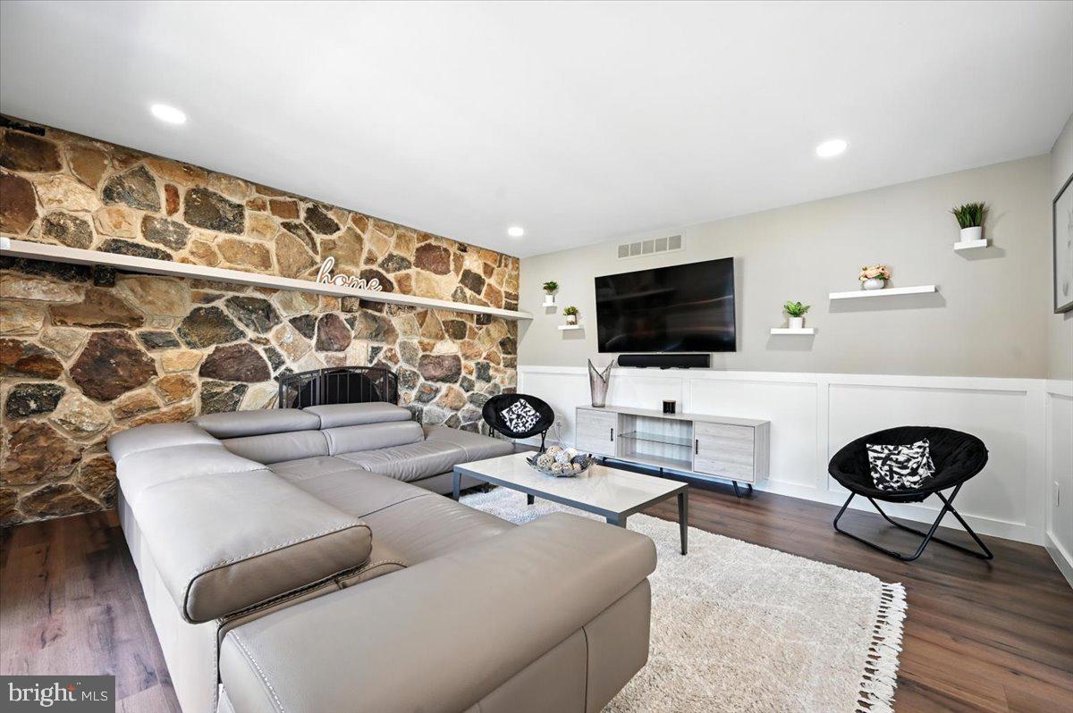 1102 SPRINGDALE ROAD