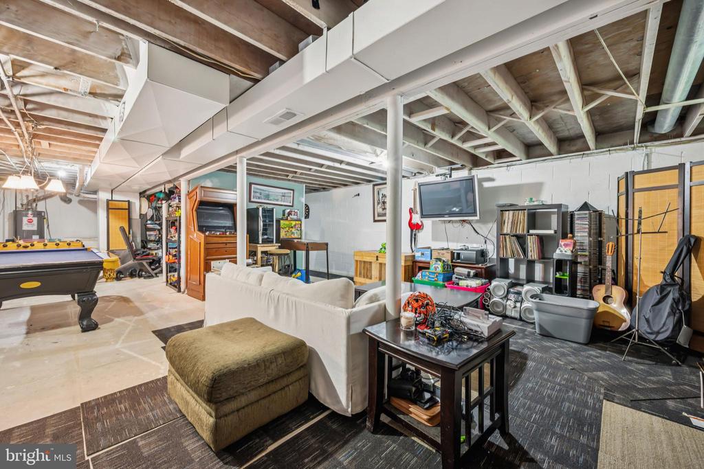 14 LAKEVIEW DRIVE