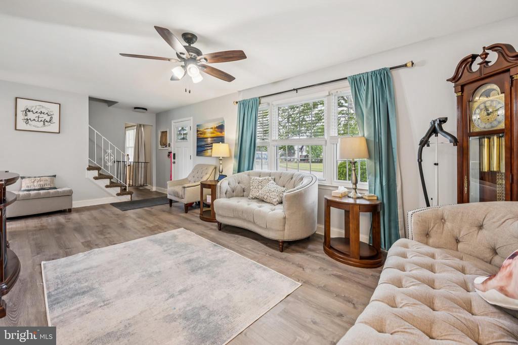 14 LAKEVIEW DRIVE