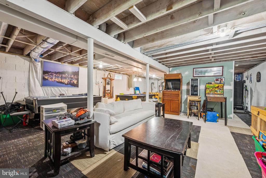 14 LAKEVIEW DRIVE