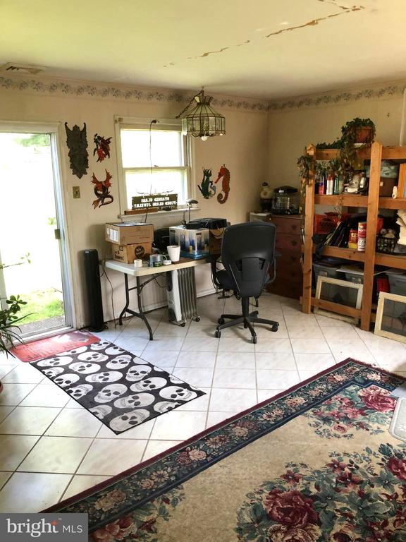 4 N WALNUT CIRCLE