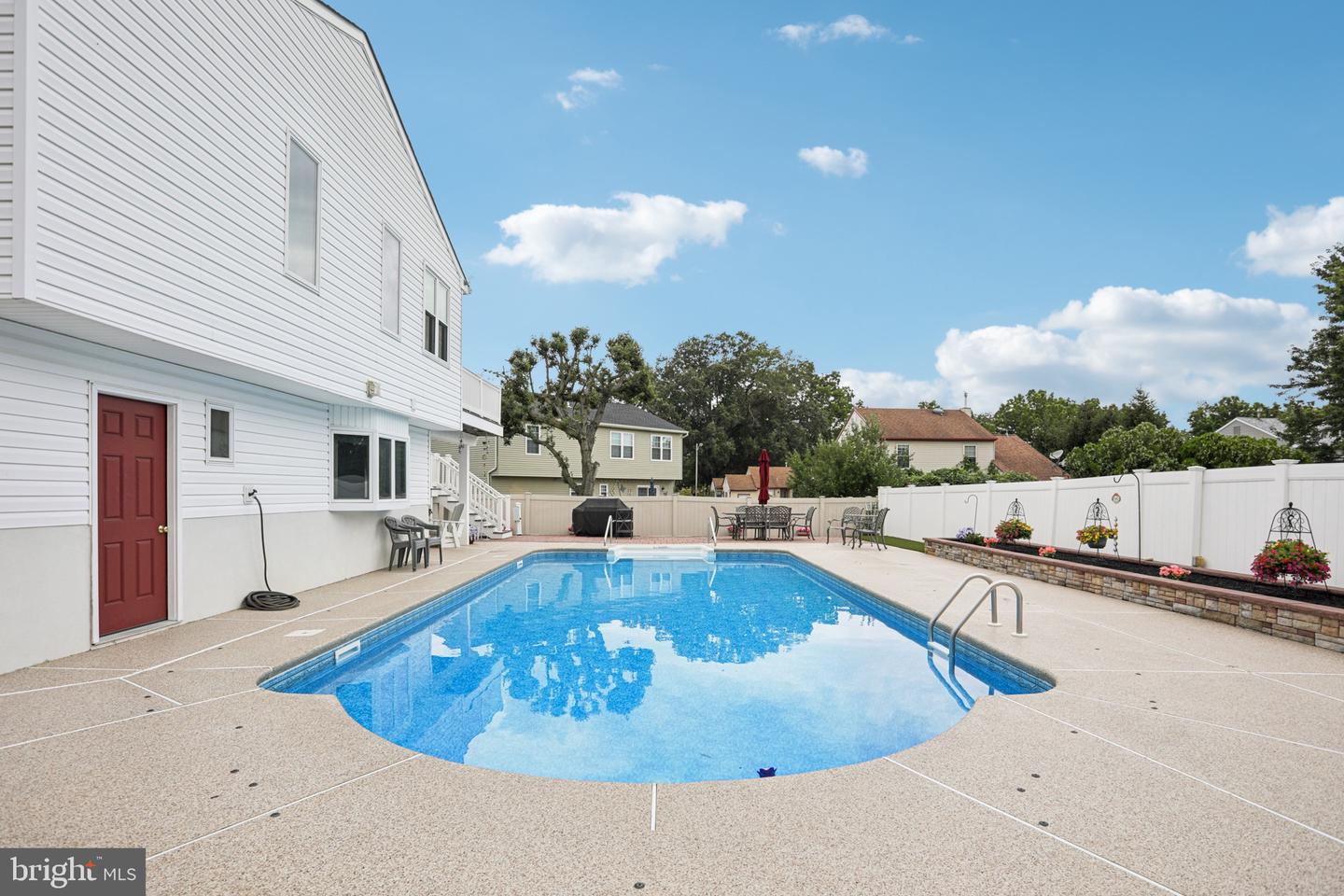 24 Brookstone Dr