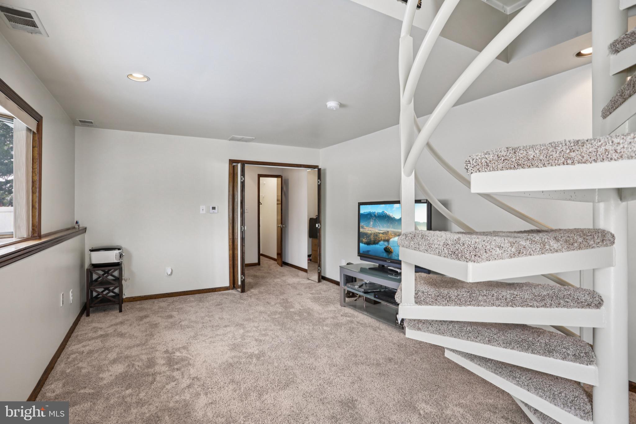 24 Brookstone Dr