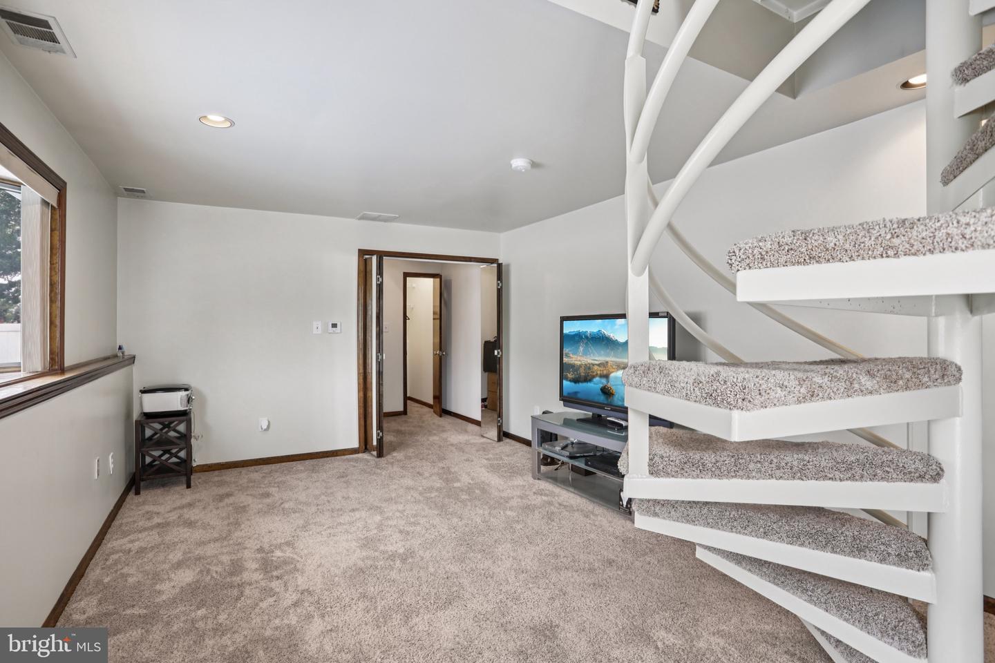 24 Brookstone Dr