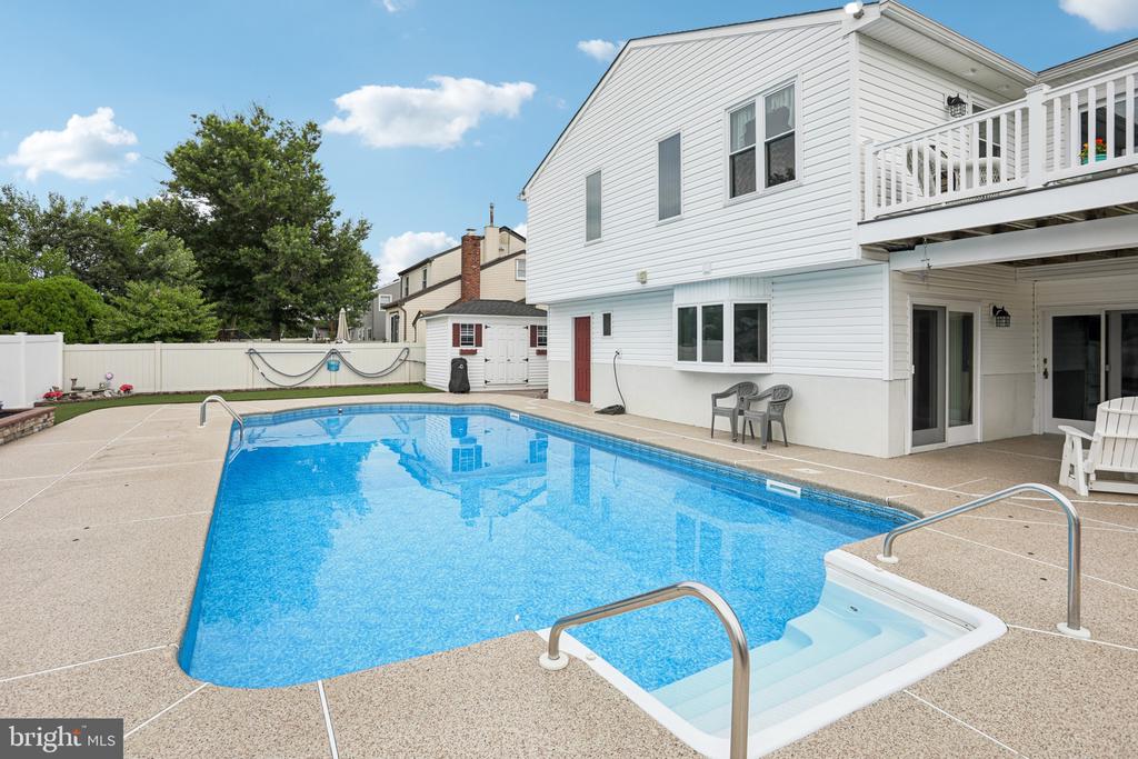 24 Brookstone Dr