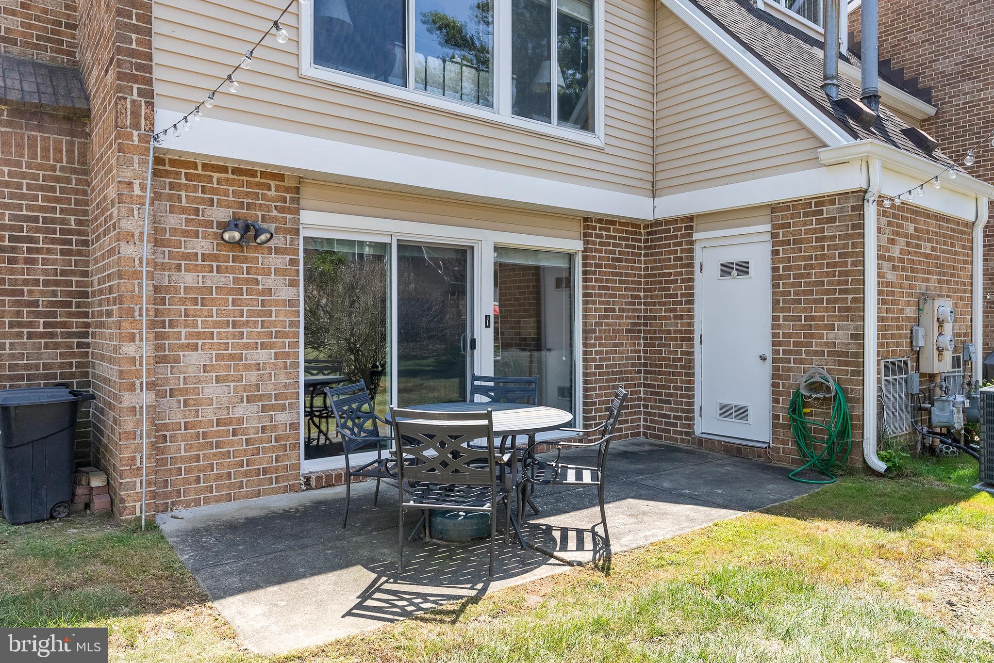1142 Golden Pond Ct
