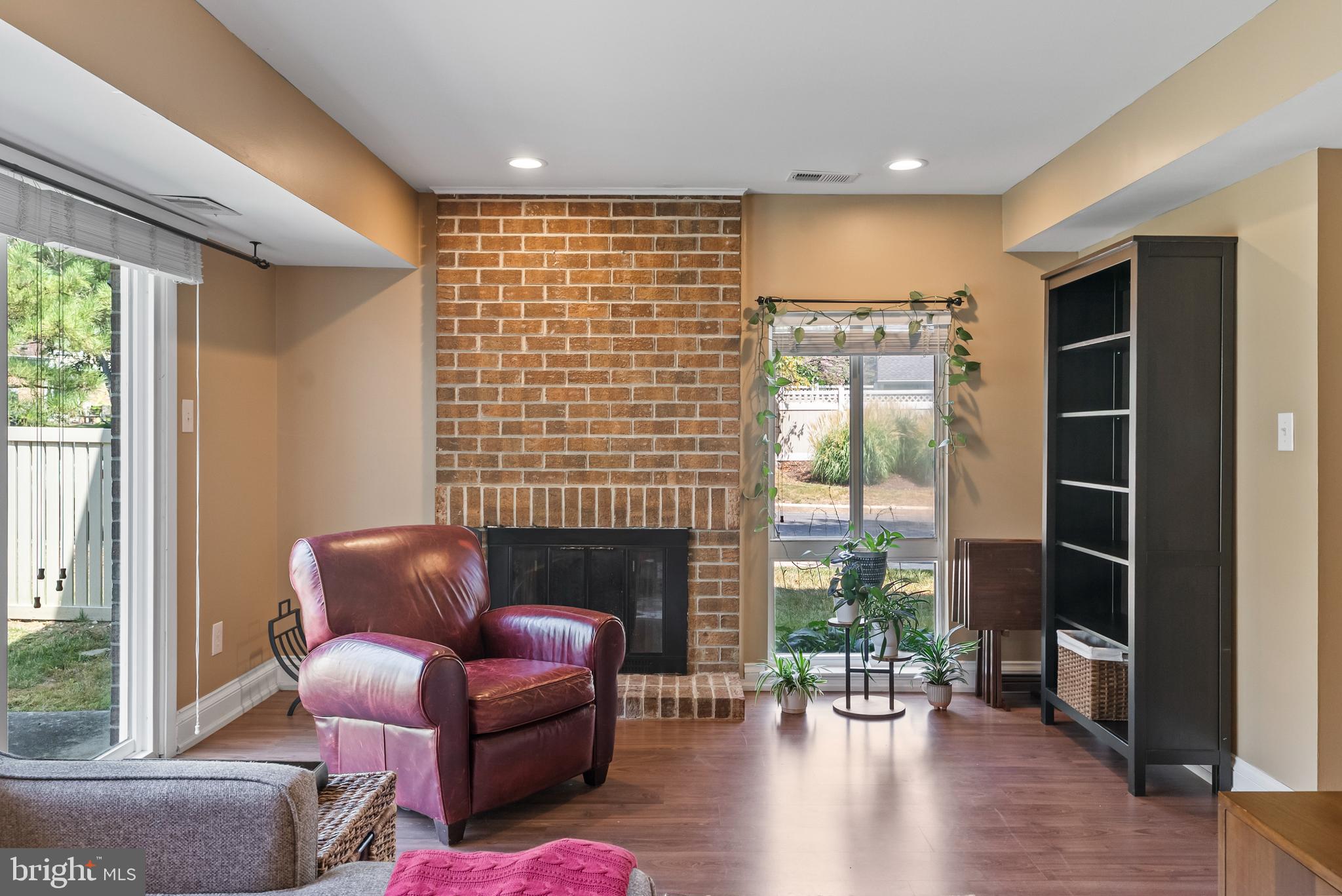 1142 Golden Pond Ct
