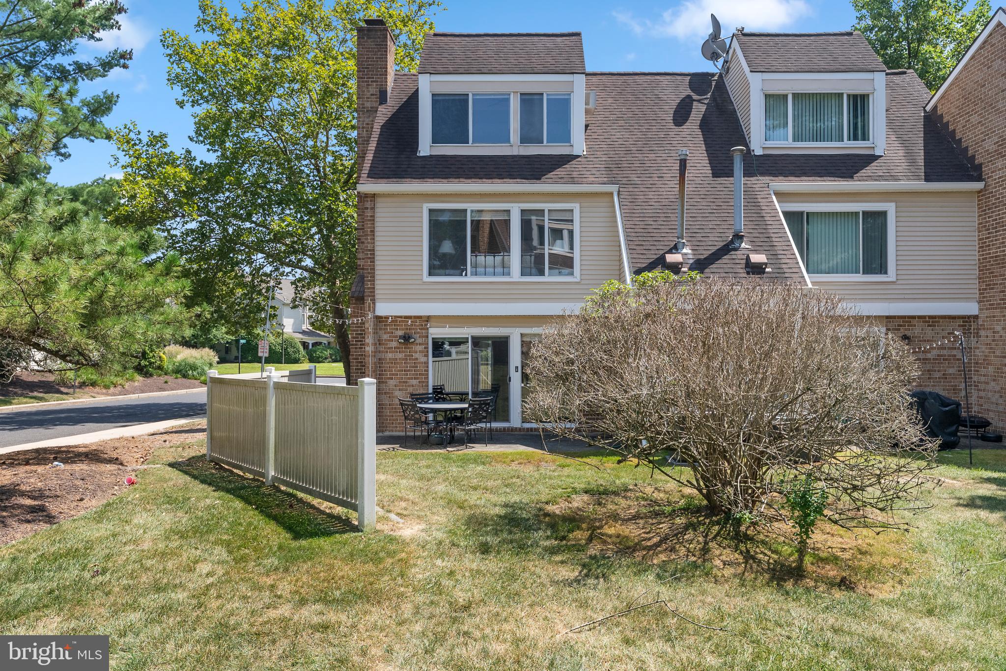 1142 Golden Pond Ct