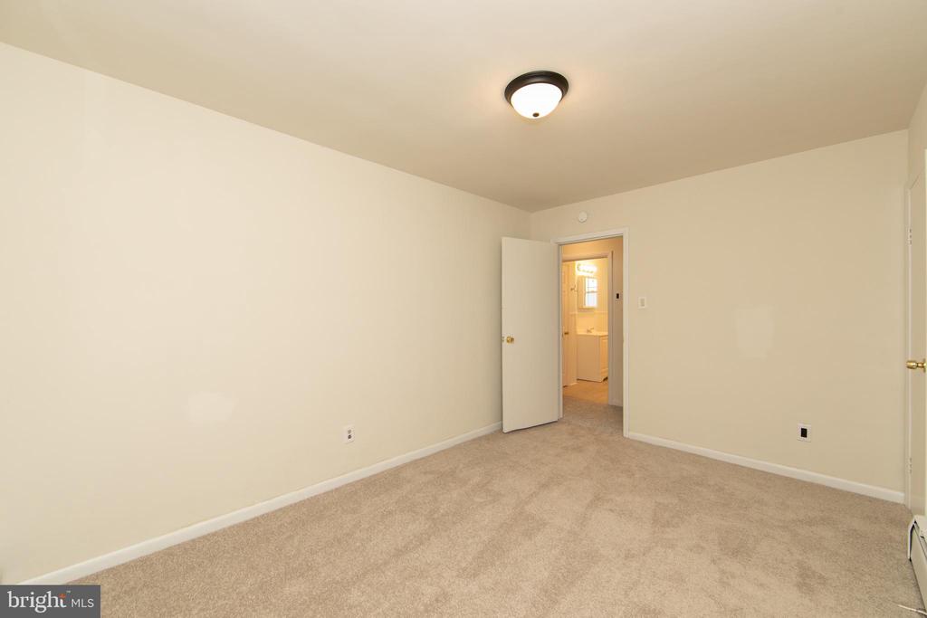 5 S WARWICK ROAD