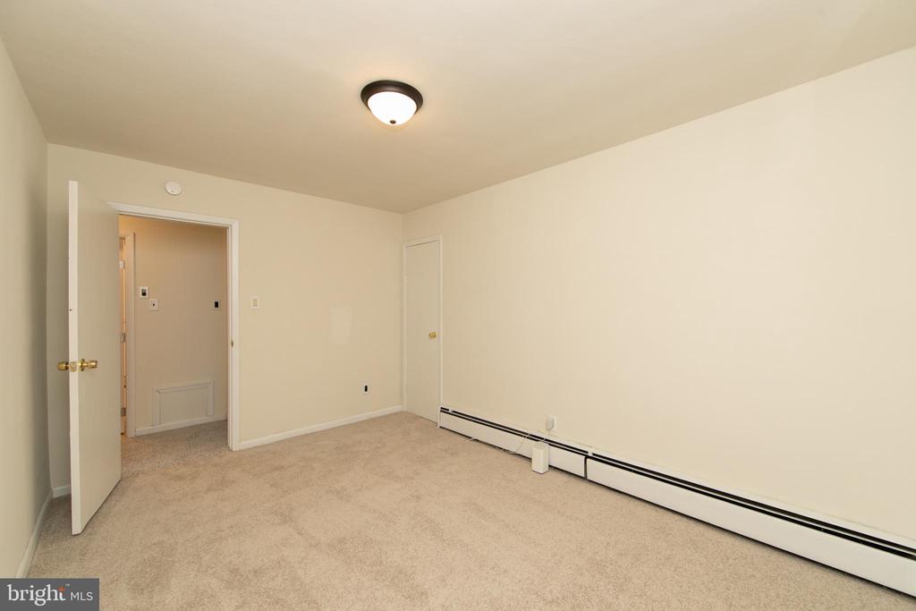 5 S WARWICK ROAD