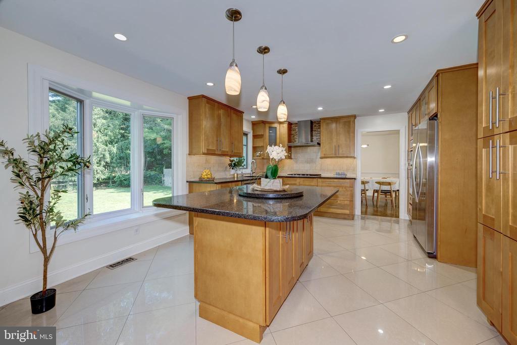 1368 BUNKER HILL DRIVE