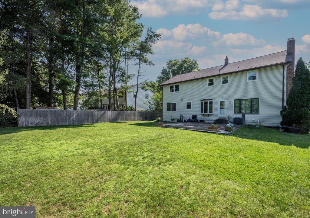 1368 BUNKER HILL DRIVE