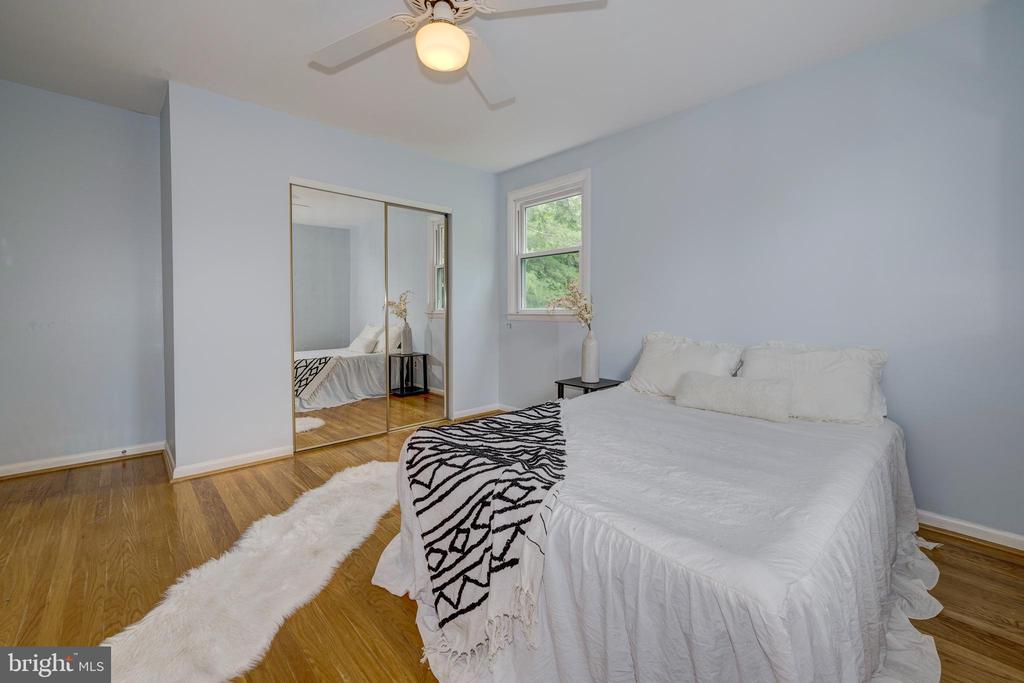 1368 BUNKER HILL DRIVE