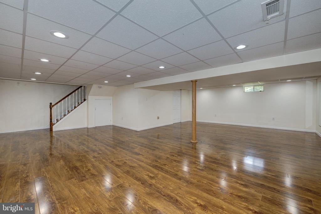 1368 BUNKER HILL DRIVE
