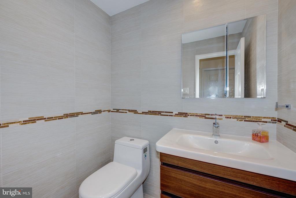 1368 BUNKER HILL DRIVE