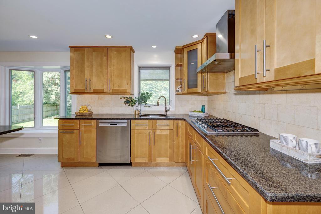1368 BUNKER HILL DRIVE