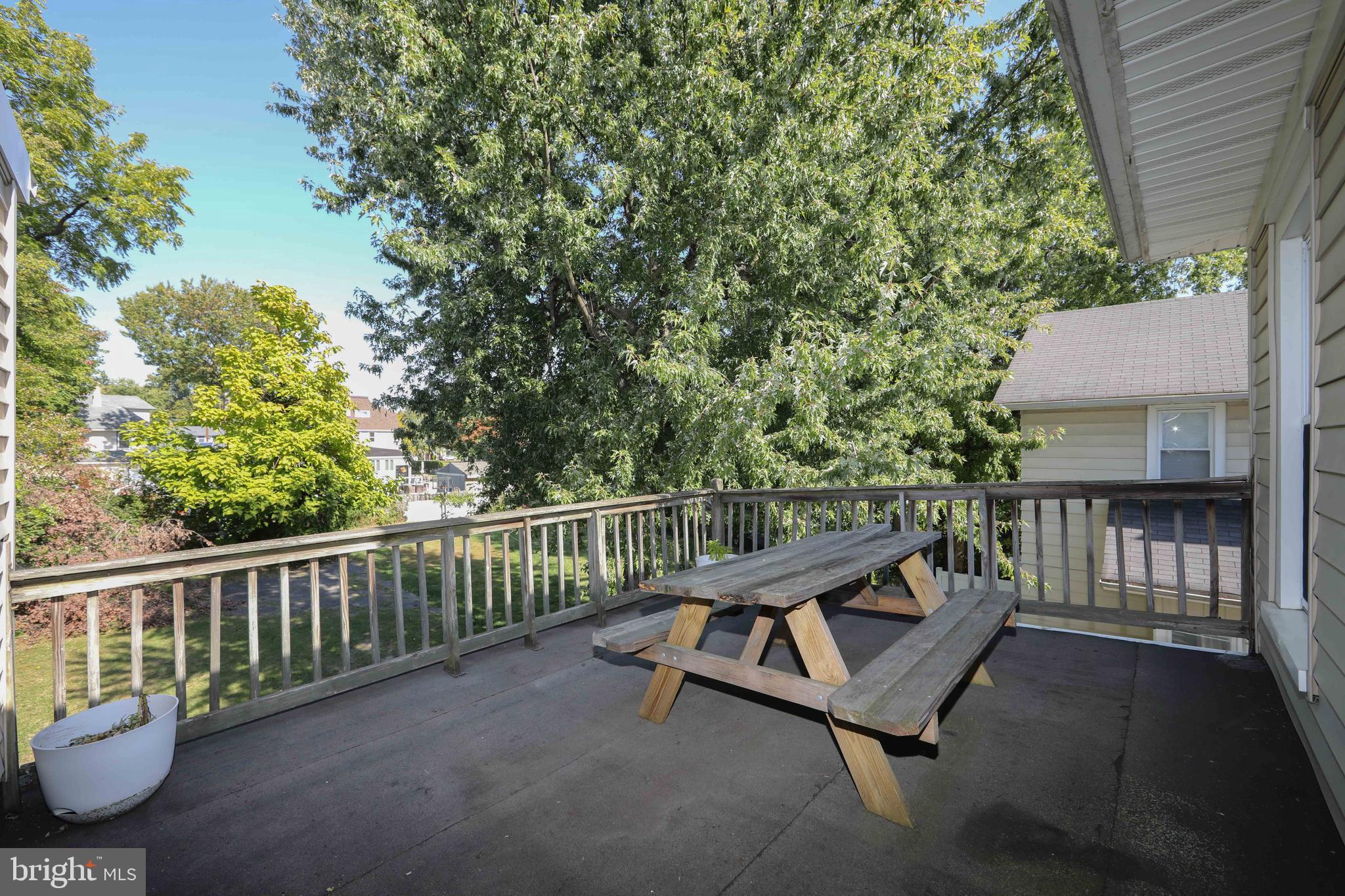 911 ELDRIDGE AVENUE B