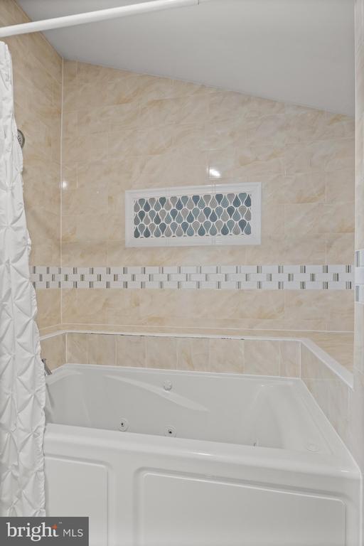 18 E Ormond Ave