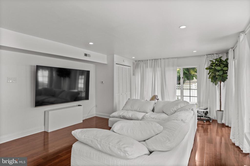 18 E Ormond Ave