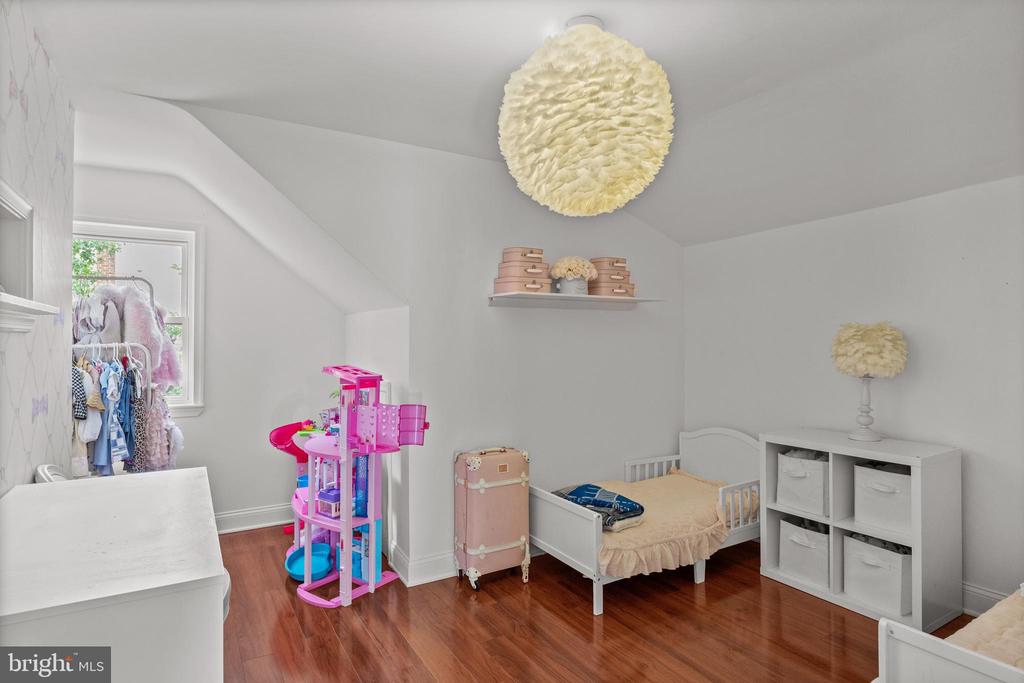 18 E Ormond Ave