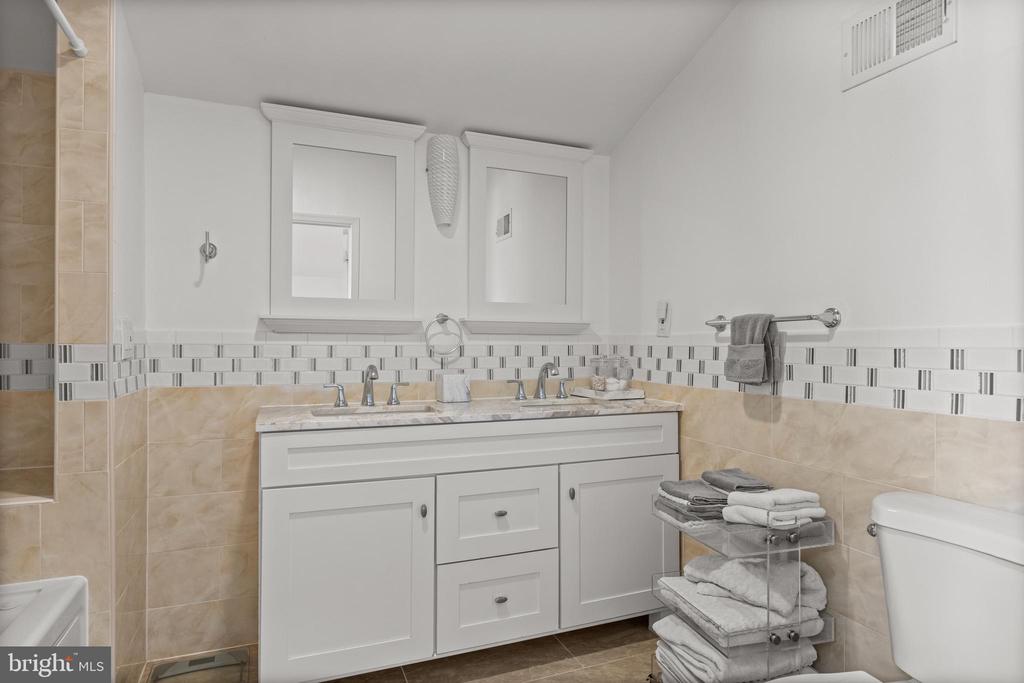 18 E Ormond Ave
